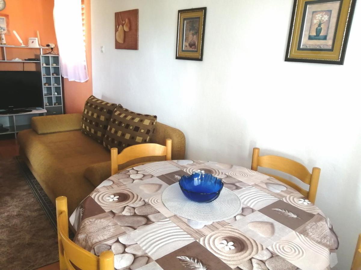 Apartmani Zmiric 普利莫顿 外观 照片