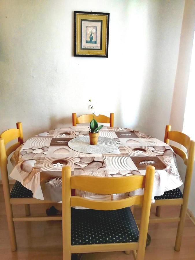 Apartmani Zmiric 普利莫顿 外观 照片