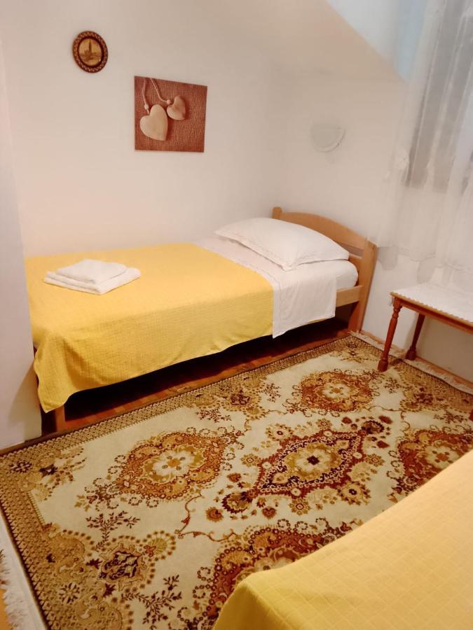 Apartmani Zmiric 普利莫顿 外观 照片