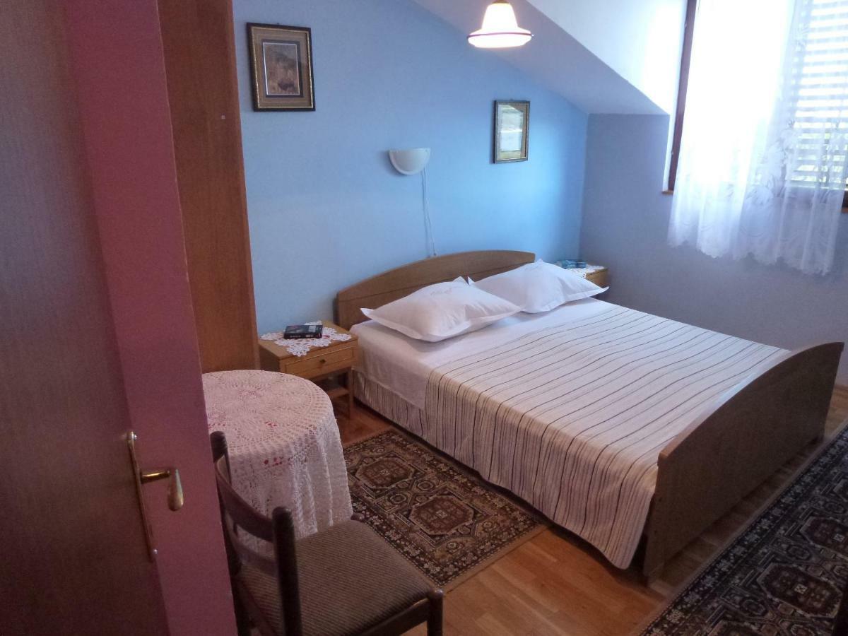 Apartmani Zmiric 普利莫顿 外观 照片
