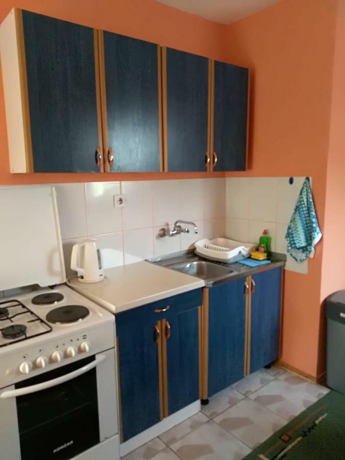 Apartmani Zmiric 普利莫顿 外观 照片