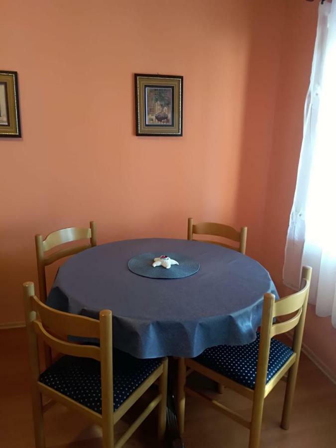 Apartmani Zmiric 普利莫顿 外观 照片